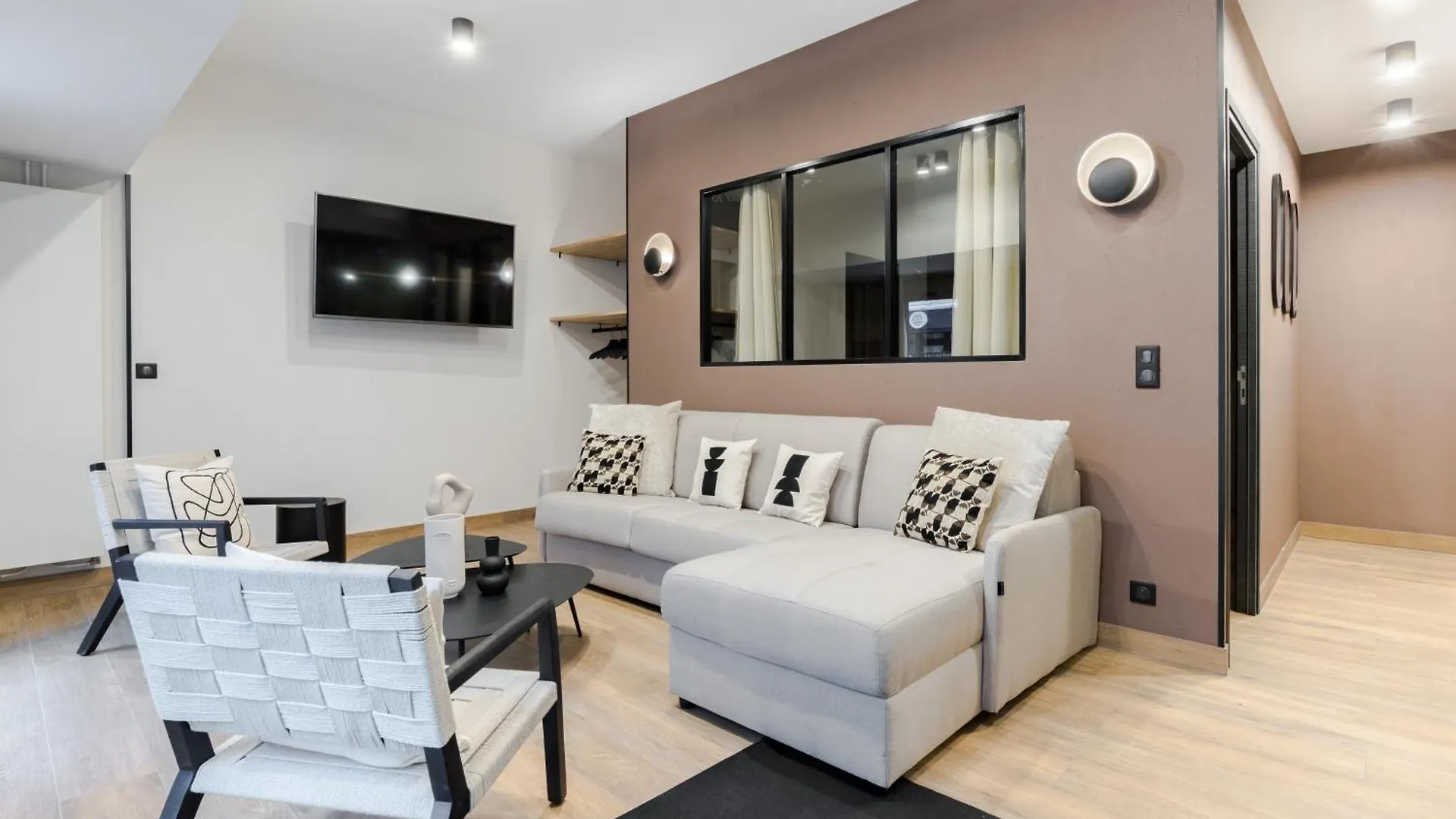 Hsh Parmentier-couronnes I Design 6p-2br Paris