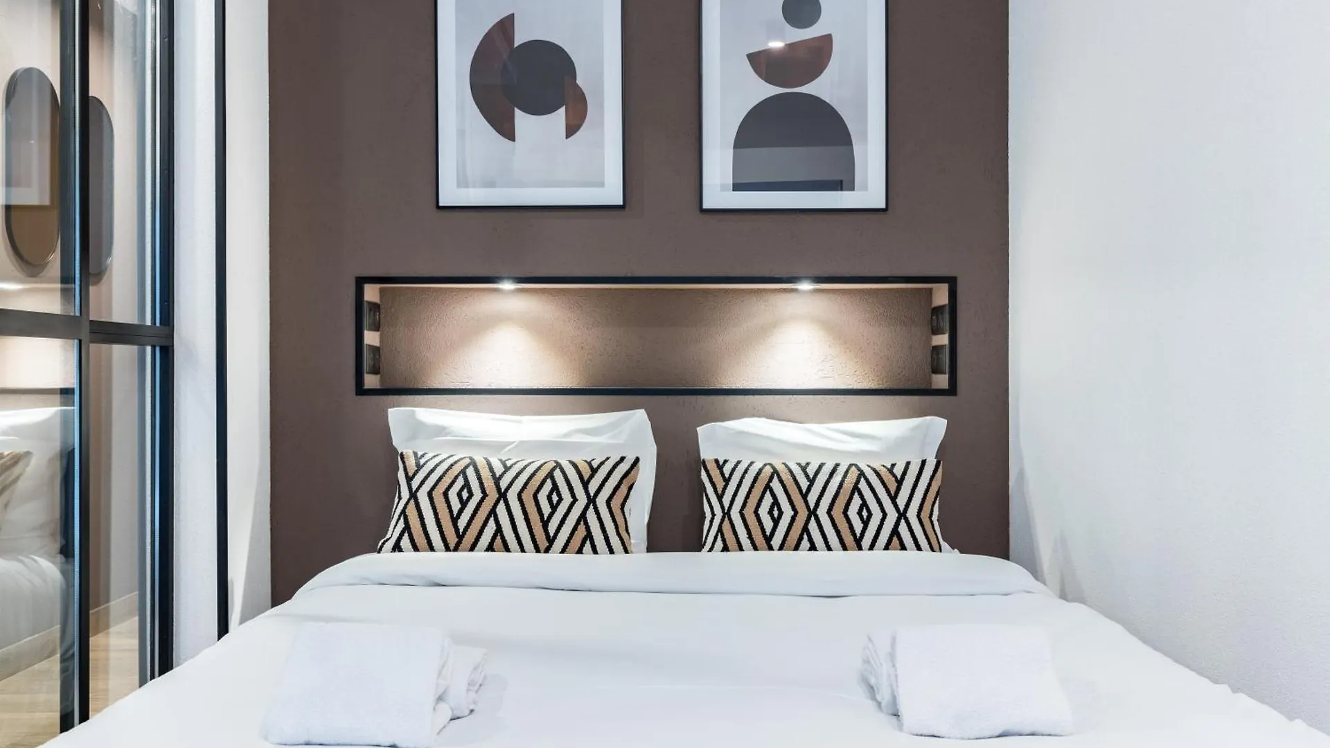 Hsh Parmentier-couronnes I Design 6p-2br *